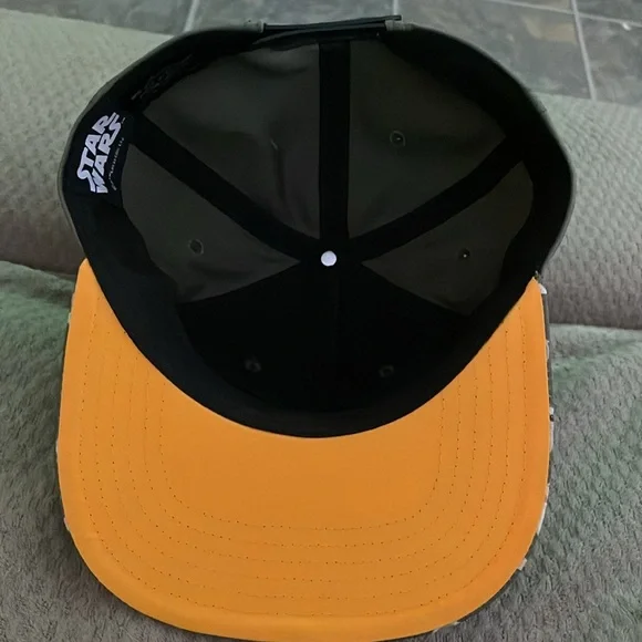 NEW Star Wars Men's Officially Licensed Mandalorian Baby Yoda Snapback Hat Cap - Picture 3 of 8